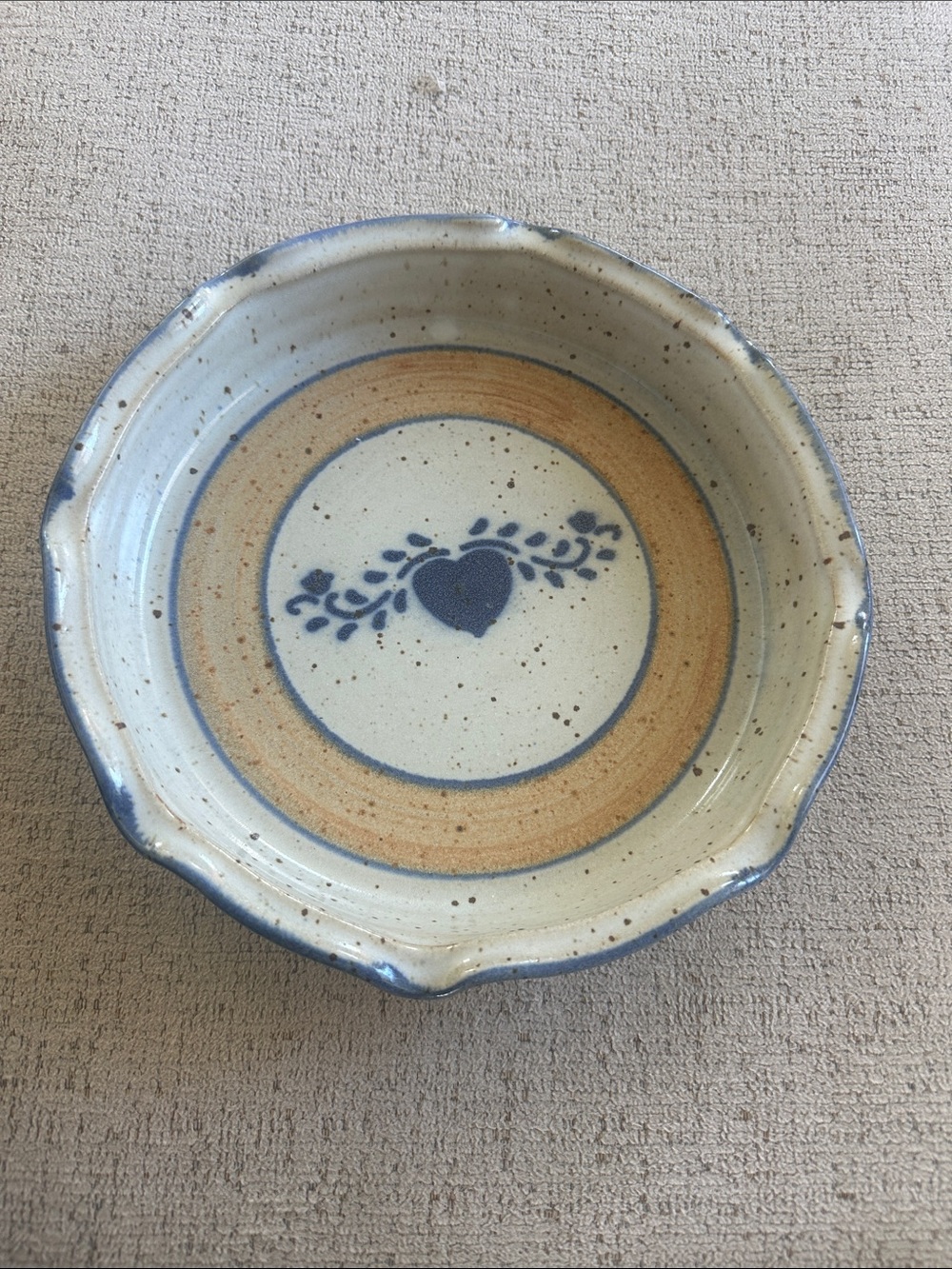Vintage Ken Cassie Signed Studio Art Pottery Pie Dish, Speckled Clay Blue Heart
